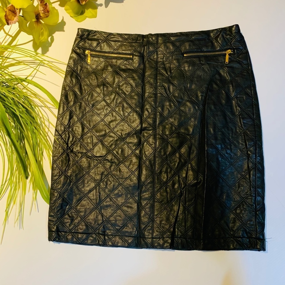 Carmen Marc Valvo faux leather skirt size 8